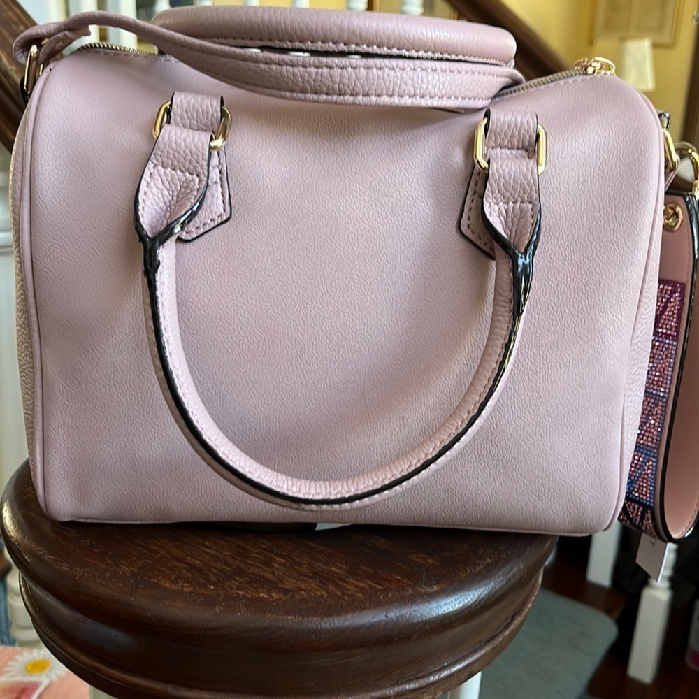 Juicy couture crossbody bag Satchel Vegan leather pink/rhinestone logo NWT - Picture 5 of 12